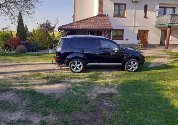 Mitsubishi Outlander cena 20000 przebieg: 268000, rok produkcji 2008 z Trzebnica małe 67